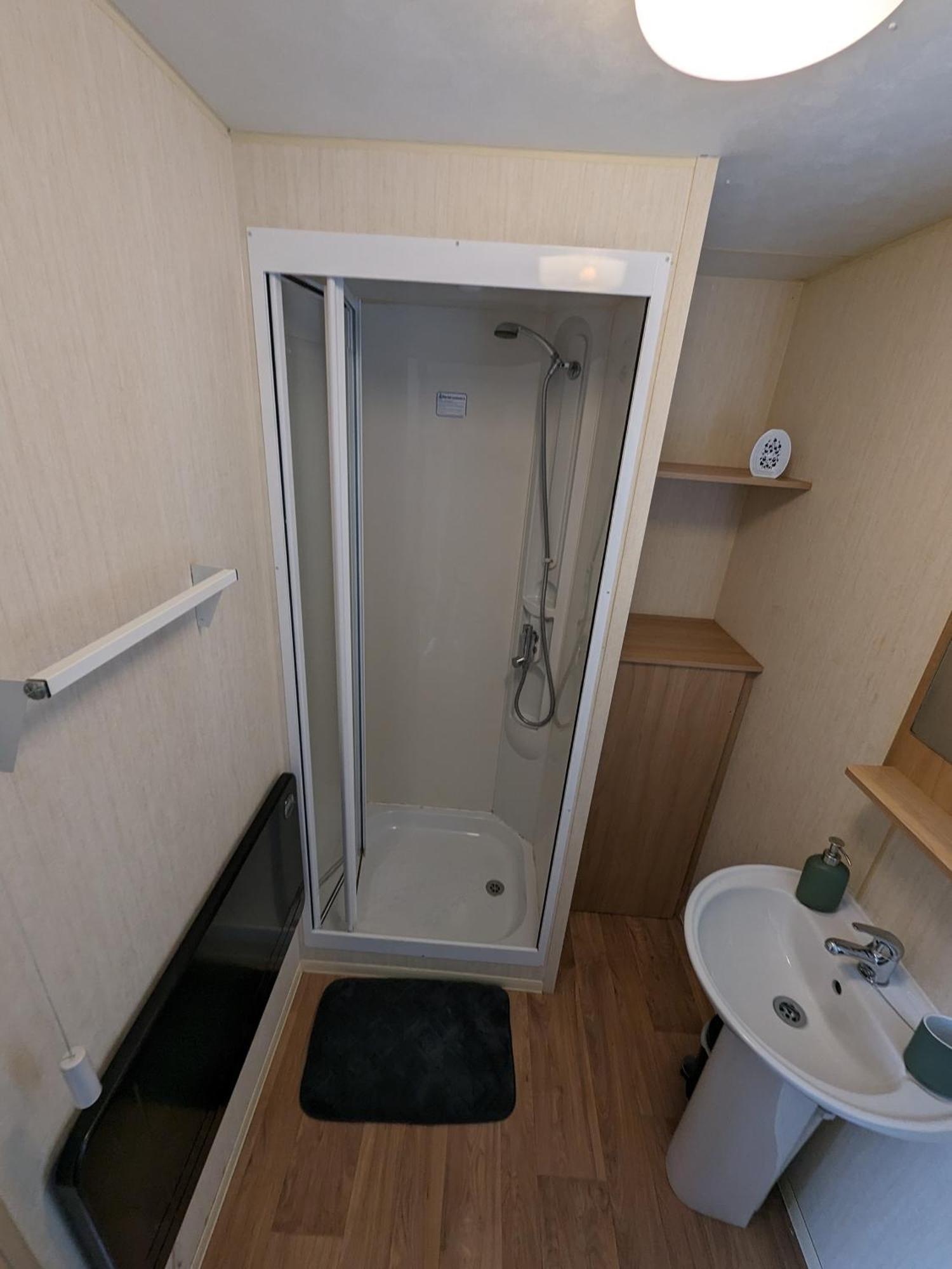3 Bedroom Caravan, Sleeps 8 Lyons Lido Beach Prestatyn Dış mekan fotoğraf