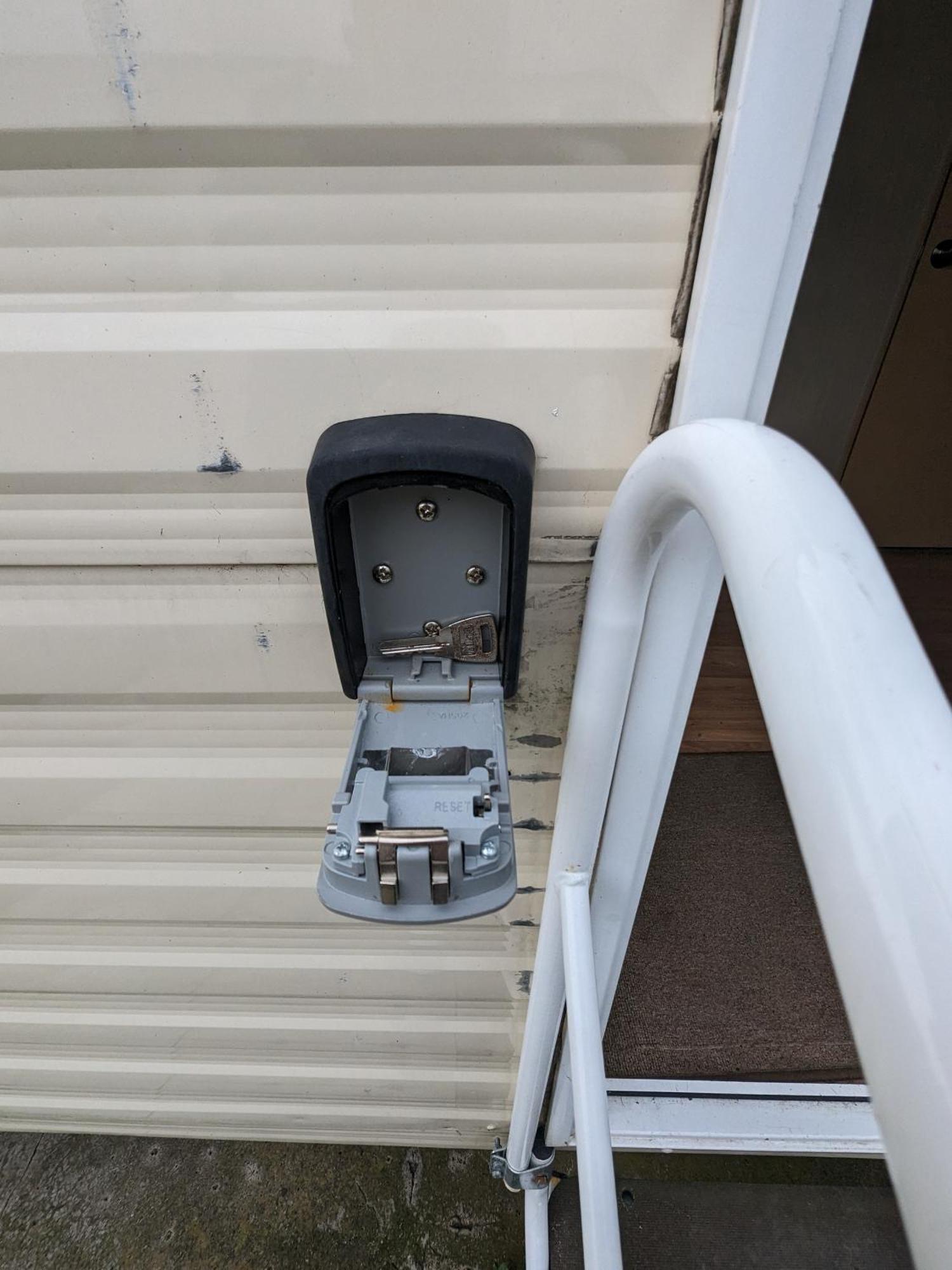 3 Bedroom Caravan, Sleeps 8 Lyons Lido Beach Prestatyn Dış mekan fotoğraf