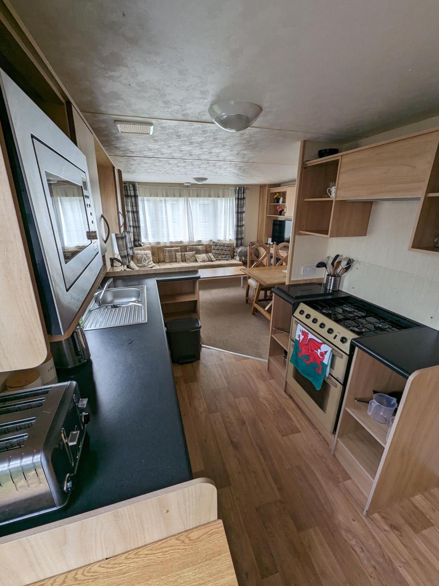 3 Bedroom Caravan, Sleeps 8 Lyons Lido Beach Prestatyn Dış mekan fotoğraf
