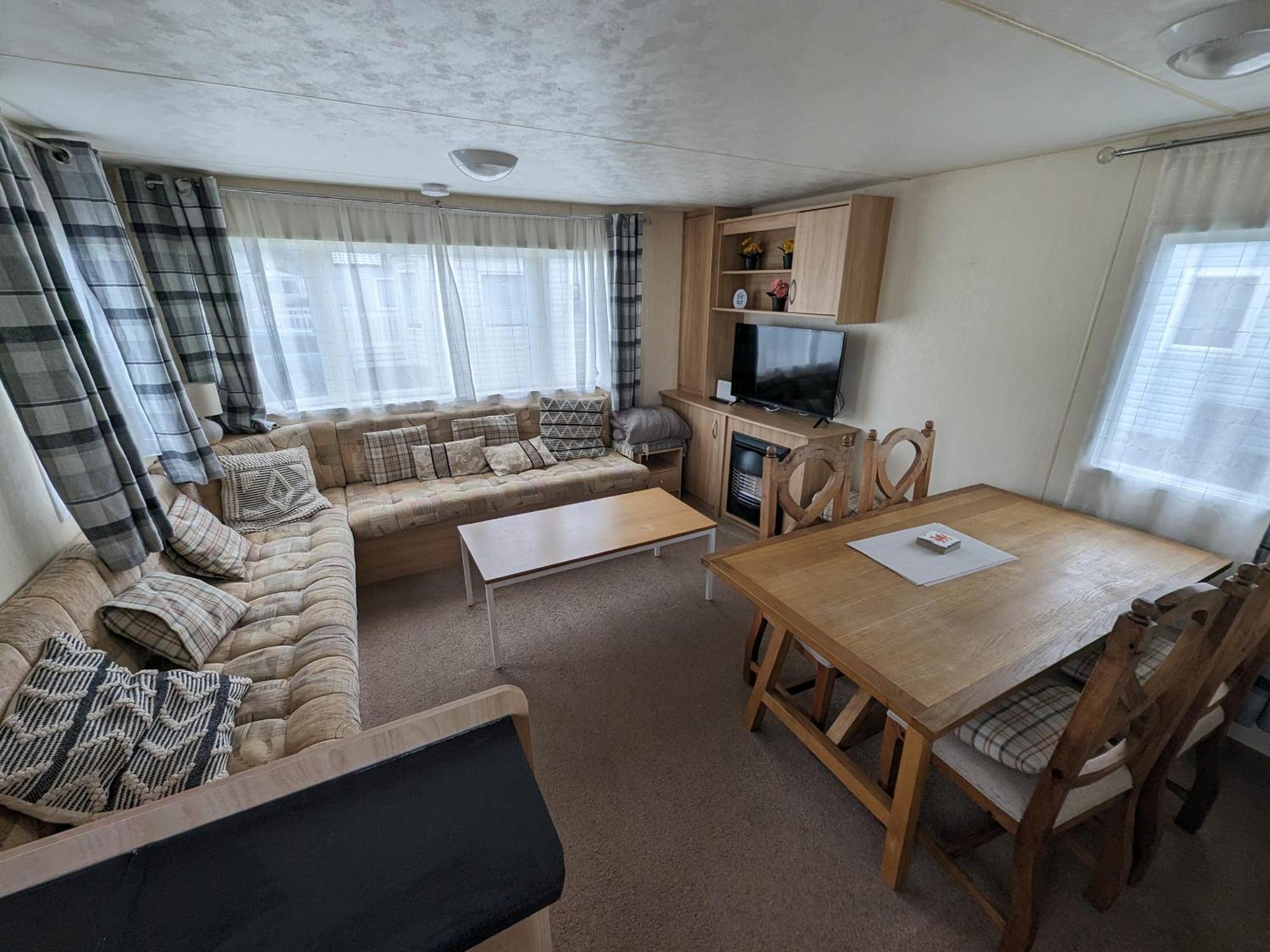 3 Bedroom Caravan, Sleeps 8 Lyons Lido Beach Prestatyn Dış mekan fotoğraf